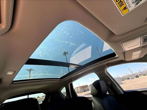 Used 2024 Acura RDX SH-AWD image 25