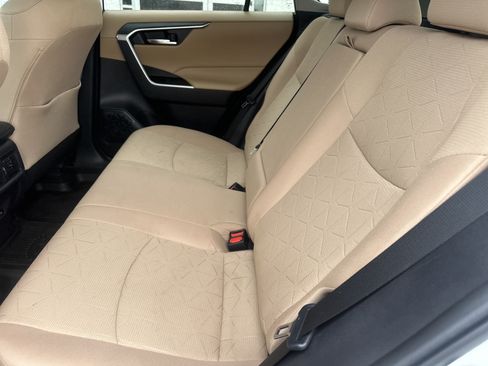 Used 2023 Toyota RAV4 XLE AWD/4WD image 10