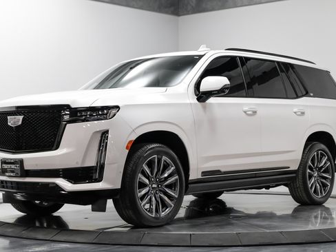 Used 2022 Cadillac Escalade Sport Platinum image 2