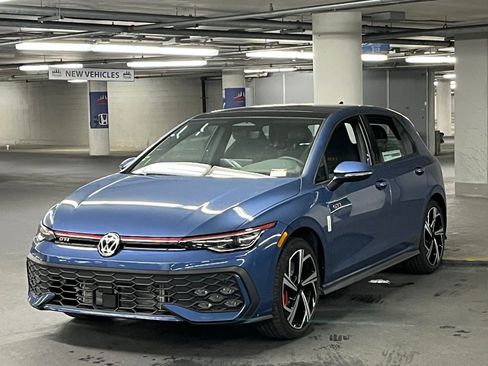 New 2026 Volkswagen GTI SE image 3