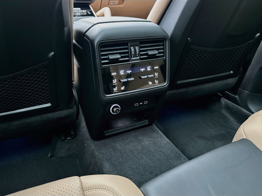 Certified 2026 Porsche Cayenne Coupe AWD/4WD image 27