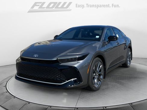 New 2026 Toyota Crown Limited image 3