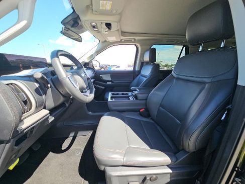 Used 2025 Ford Expedition Max Active RWD image 4