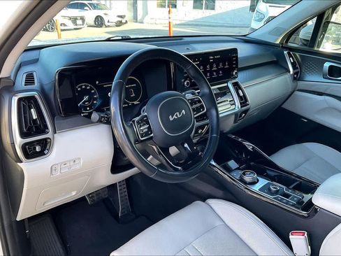 Used 2023 Kia Sorento SX Prestige w/ Panoramic Sunroof Package AWD/4WD image 2