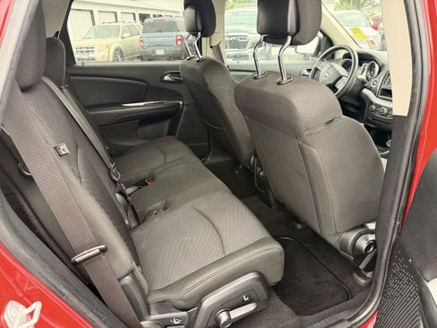Used 2019 Dodge Journey SE FWD image 12