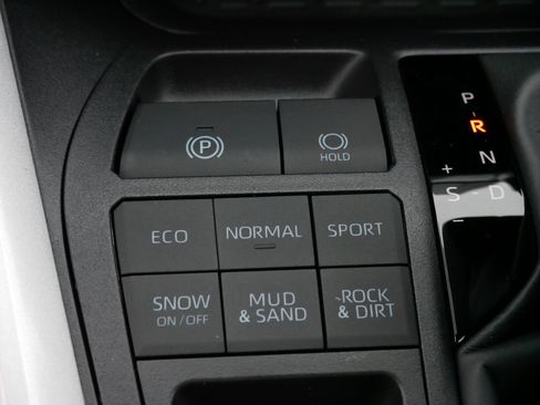 Certified 2025 Toyota RAV4 XLE Premium image 28