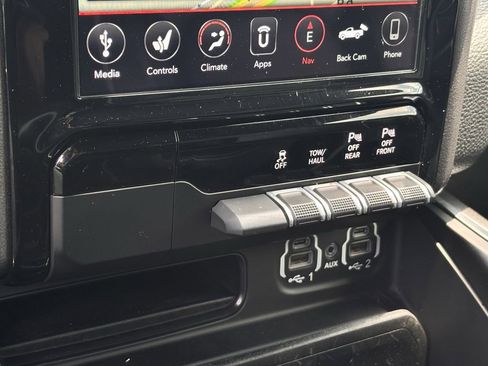 Used 2021 RAM 1500 Laramie RWD image 17