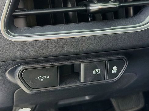 Used 2025 Kia K4 GT-Line w/ GT-Line Premium Package image 12