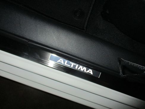 New 2025 Nissan Altima 2.5 SL image 37