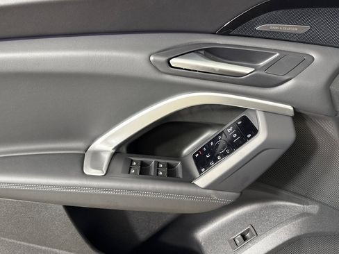 New 2025 Audi Q5 Prestige image 10