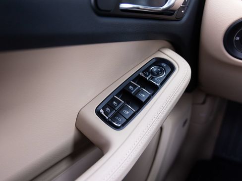 Certified 2026 Porsche Macan AWD/4WD image 21