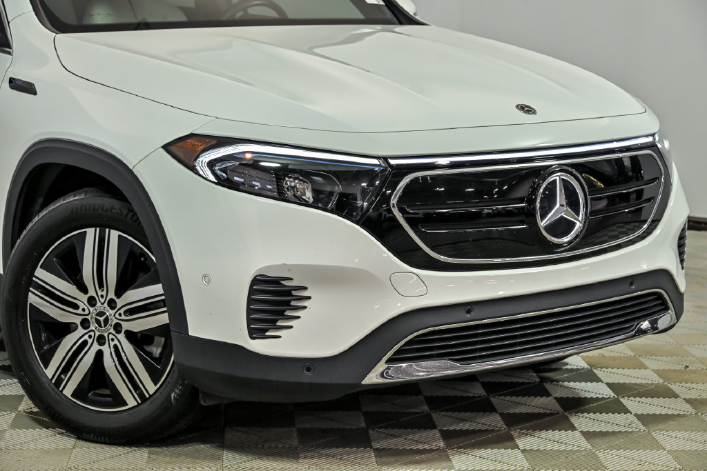 Used 2022 Mercedes-Benz EQB 300 4MATIC image 2