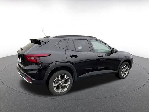 Used 2025 Chevrolet Trax LT w/ LT Convenience Package image 15