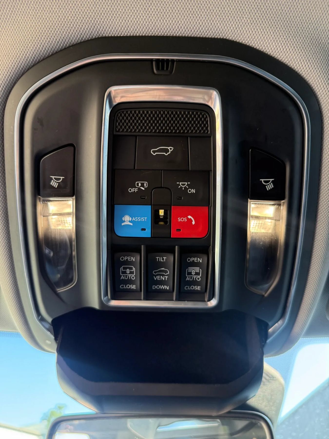 Used 2021 Jeep Grand Cherokee L Limited AWD/4WD image 26