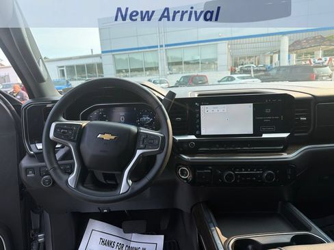 Used 2024 Chevrolet Silverado 2500 LT w/ Convenience Package AWD/4WD image 10