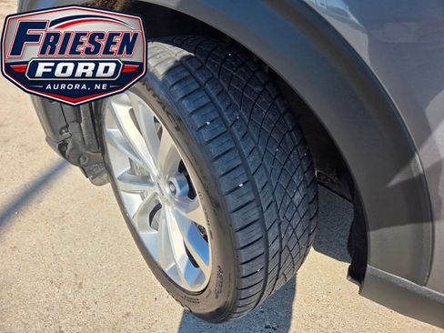 Used 2021 Ford Explorer Platinum w/ Equipment Group 601A AWD/4WD image 9