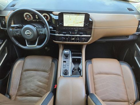 Used 2023 Nissan Pathfinder Platinum w/ Cargo Package image 32