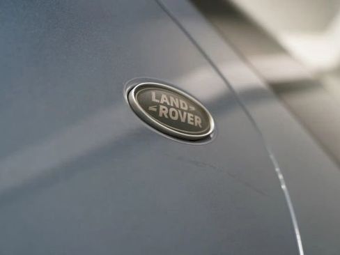 Used 2018 Land Rover Discovery SE AWD/4WD image 6
