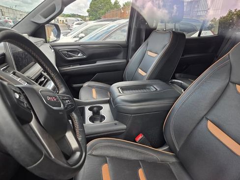 Used 2023 GMC Yukon AT4 w/ Technology Package AWD/4WD image 7