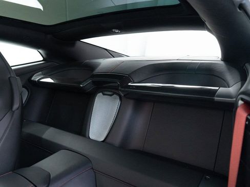 Used 2025 Aston Martin Vanquish RWD image 21