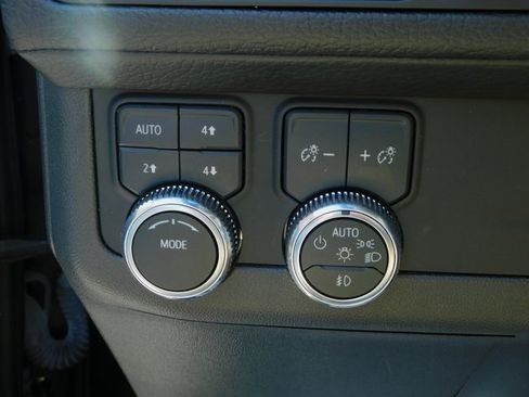 Used 2023 GMC Yukon XL Denali image 33