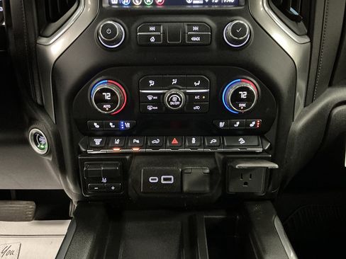 Used 2022 Chevrolet Silverado 2500 LTZ w/ Z71 Chrome Sport Edition AWD/4WD image 15