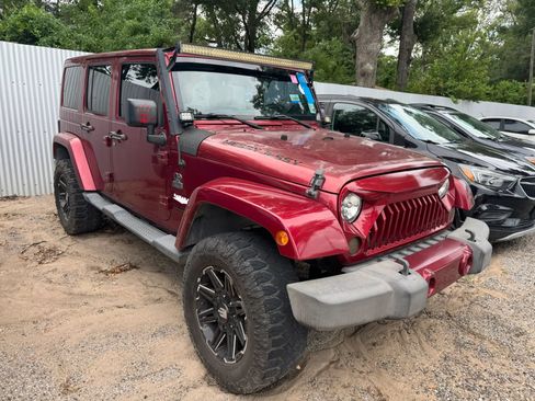 Used 2012 Jeep Wrangler Unlimited Sahara AWD/4WD image 4