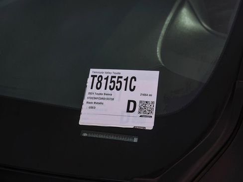 Certified 2024 Toyota Sienna XSE image 33