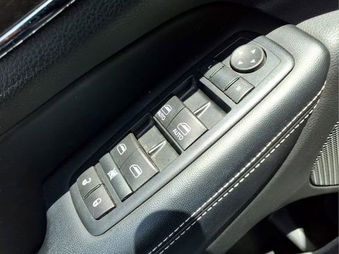 Used 2016 Jeep Grand Cherokee Limited AWD/4WD image 17