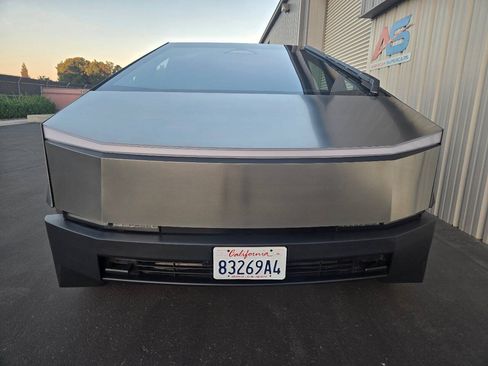 Used 2024 Tesla Cybertruck AWD Crew Cab image 14