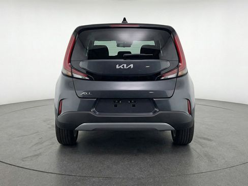 Used 2025 Kia Soul LX w/ LX Technology Package FWD image 7