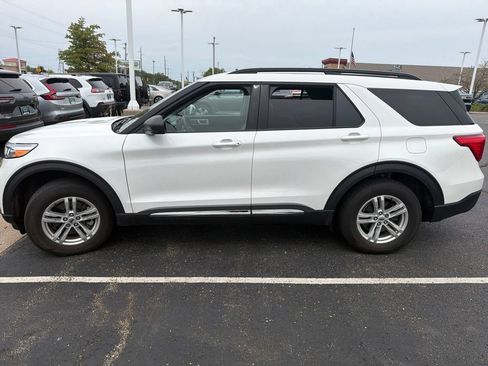 Used 2023 Ford Explorer XLT w/ Equipment Group 202A AWD/4WD image 5