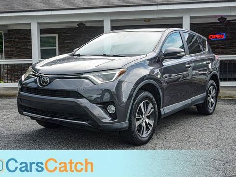 Used 2018 Toyota RAV4 XLE FWD image 12