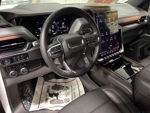 Used 2025 GMC Yukon XL Denali image 25