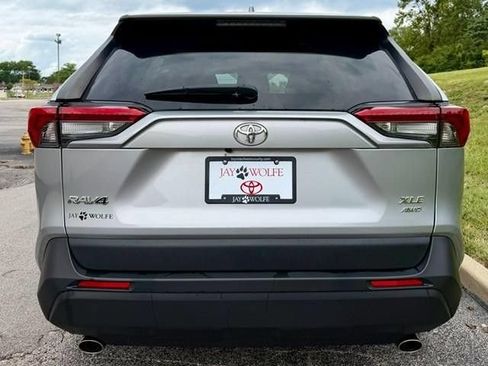 Used 2019 Toyota RAV4 XLE AWD/4WD image 7