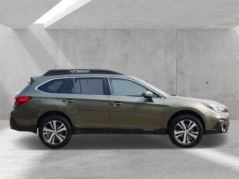 Used 2018 Subaru Outback 2.5i Limited AWD/4WD image 2
