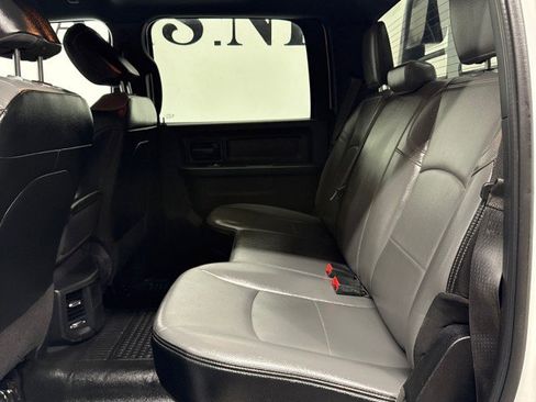 Used 2024 RAM 2500 Tradesman w/ Chrome Appearance Group image 32