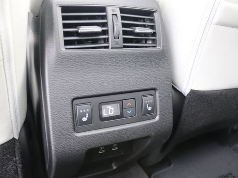 Used 2026 Mitsubishi Outlander SEL AWD/4WD image 34