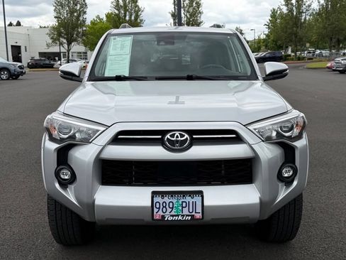 Used 2022 Toyota 4Runner SR5 Premium AWD/4WD image 4
