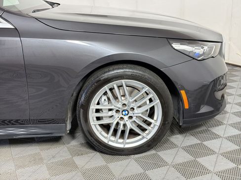 Certified 2025 BMW 530i xDrive w/ Premium Package AWD/4WD image 12