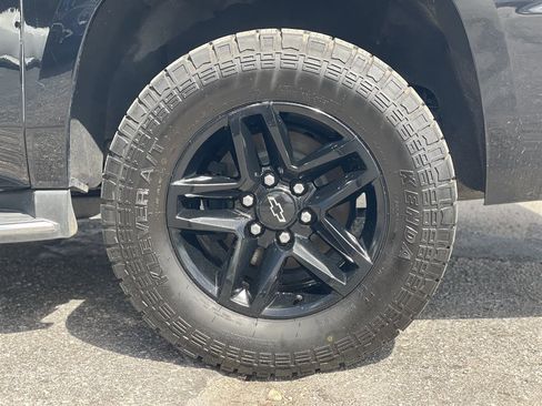 Used 2018 Chevrolet Suburban Premier image 36