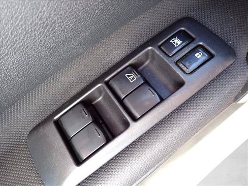 Used 2010 Nissan Rogue S w/ 360 Degree Value Pkg AWD/4WD image 12