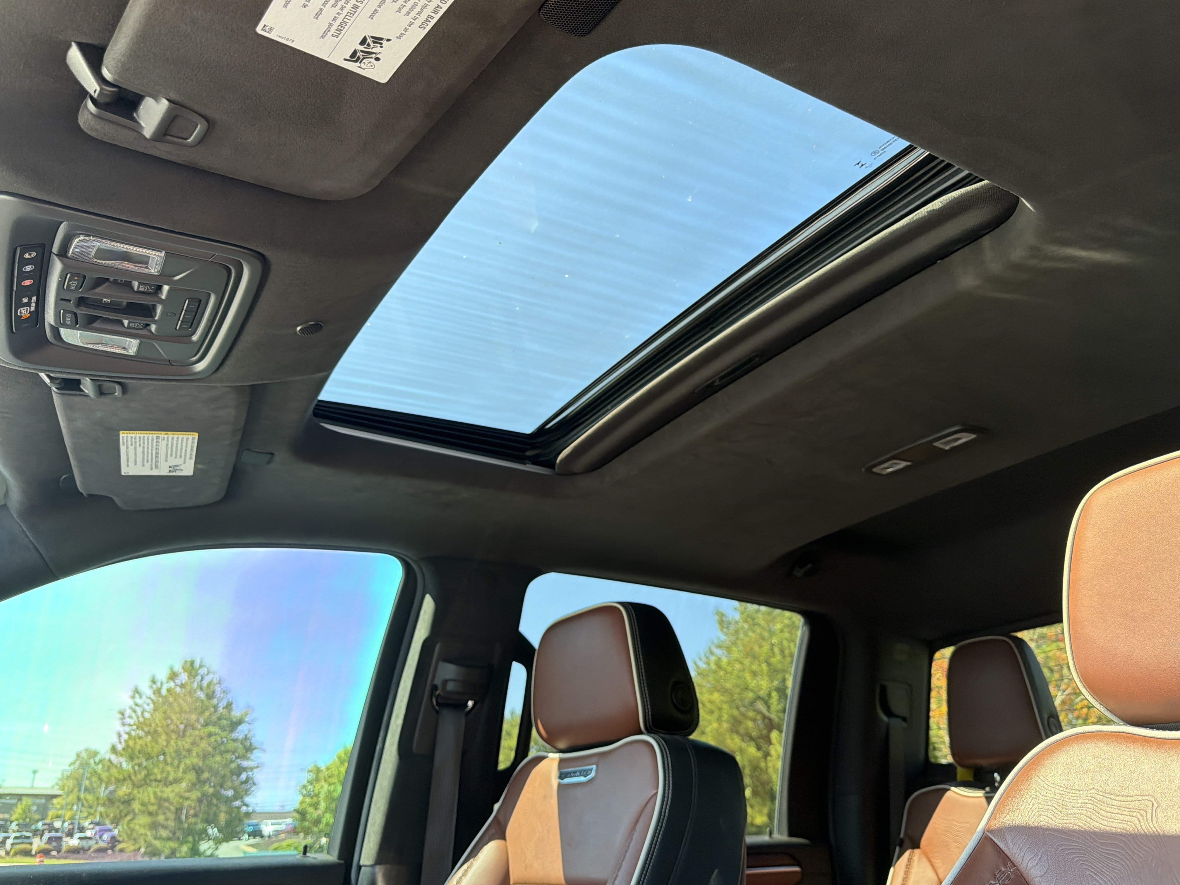 Used 2024 GMC Sierra 3500 Denali Ultimate AWD/4WD image 8