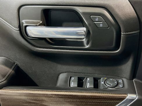 Used 2021 Chevrolet Silverado 1500 LT RWD image 13
