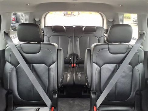 Certified 2022 Jeep Grand Cherokee L Limited image 27