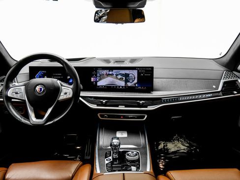 Used 2025 BMW ALPINA XB7 AWD/4WD image 17