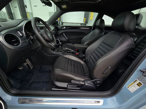 Used 2015 Volkswagen Beetle R-Line image 12