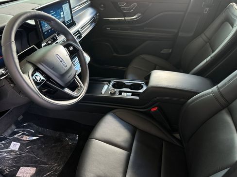 New 2025 Lincoln Corsair Reserve w/ Equipment Group 202A image 9