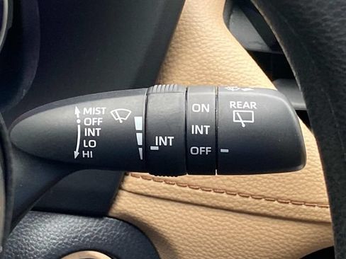 Used 2022 Toyota RAV4 XLE FWD image 22