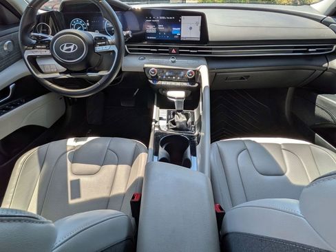 Certified 2024 Hyundai Elantra Limited image 17